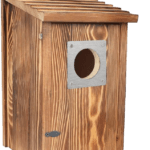 Birdhouse with metal predator guard