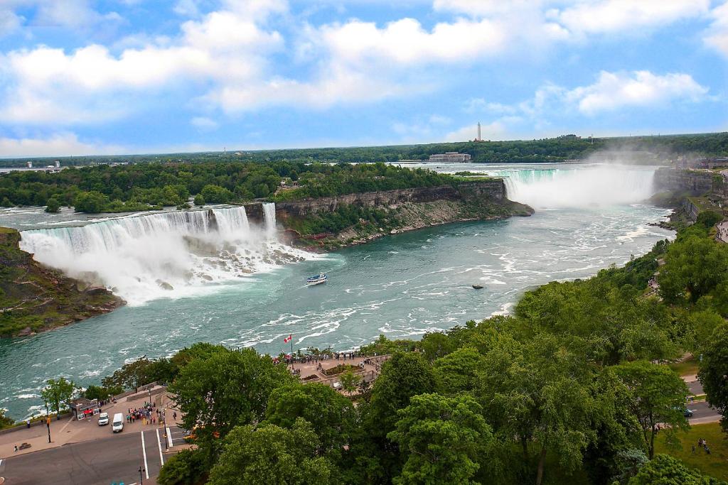 Niagara Falls Marriott on the Falls and Sheraton Niagara Falls 10 best places to witness the Great American Eclipse