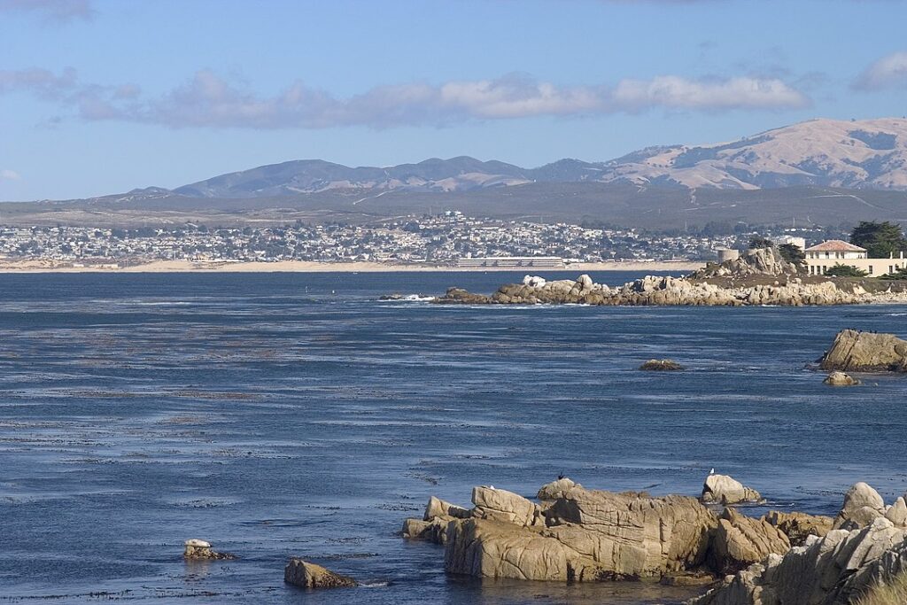 1080px-South_Monterey_Bay