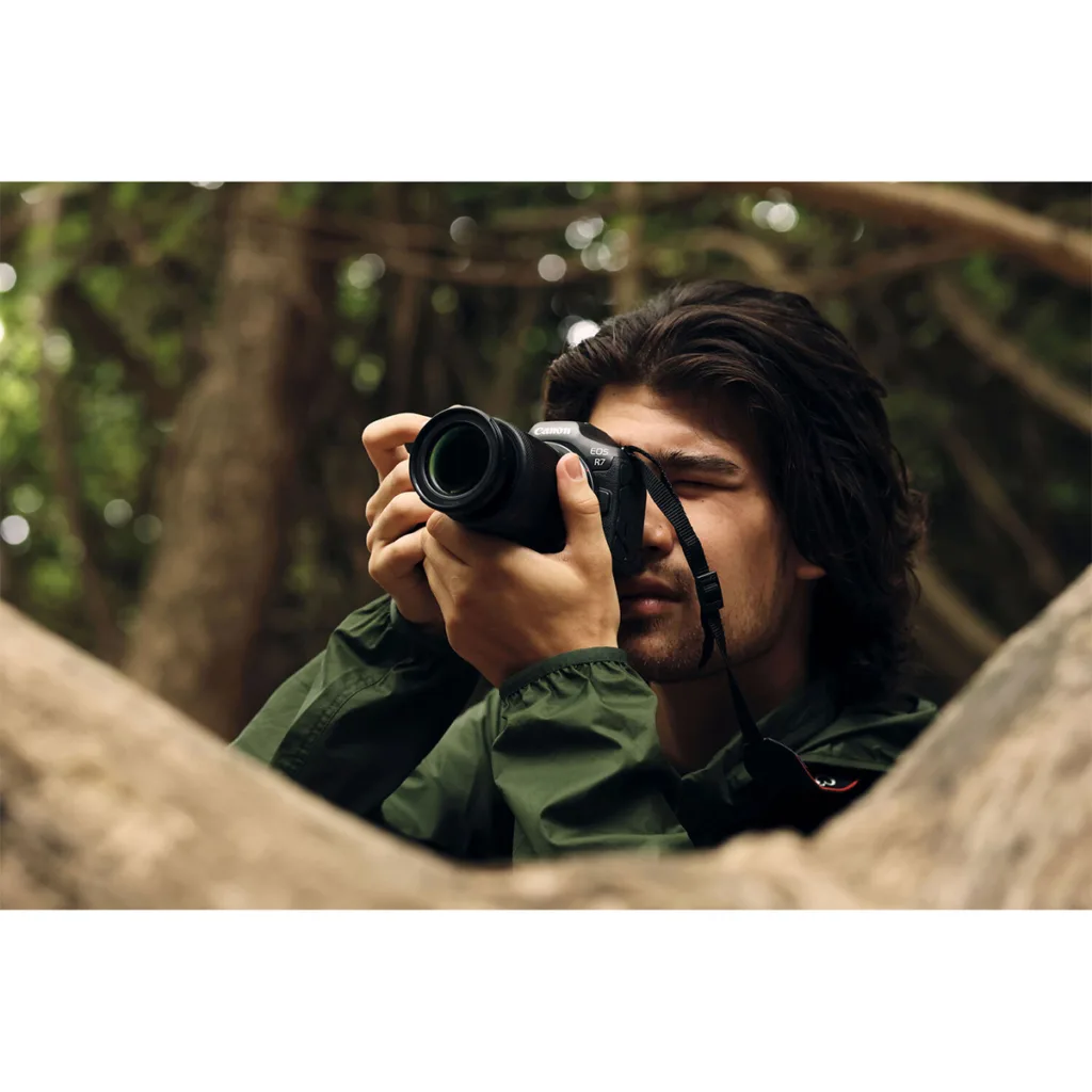 Canon EOS R7 Camera 2