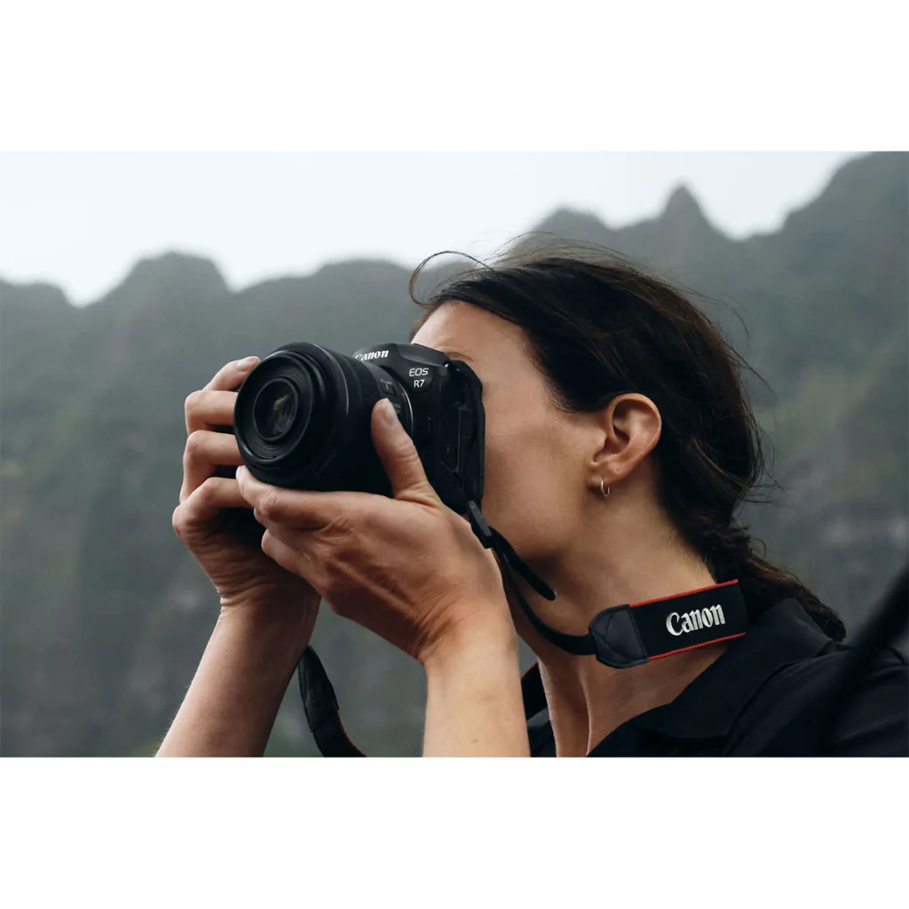 Canon EOS R7 Camera 4