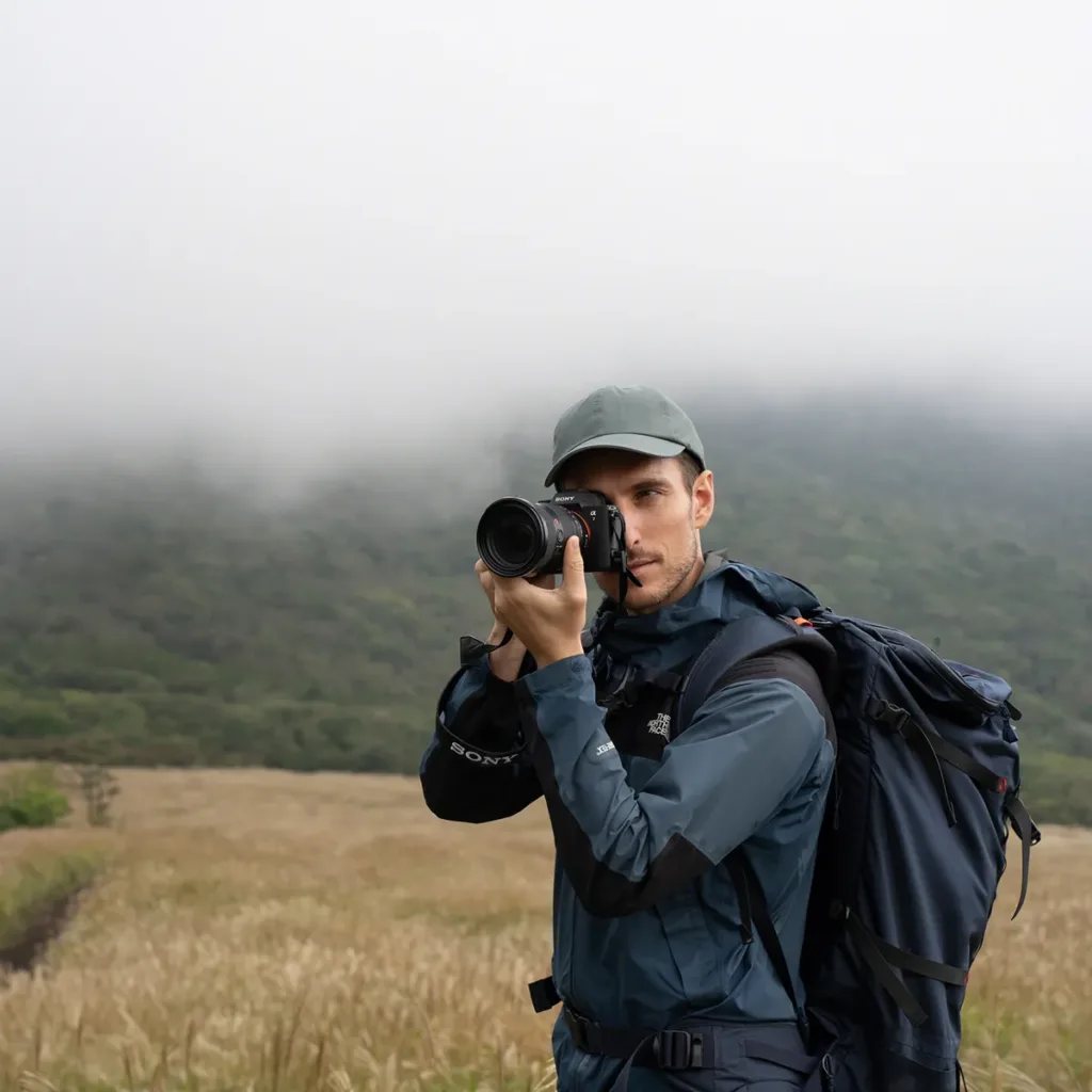 sony-alpha-a7-v-mirrorless-camera - 2