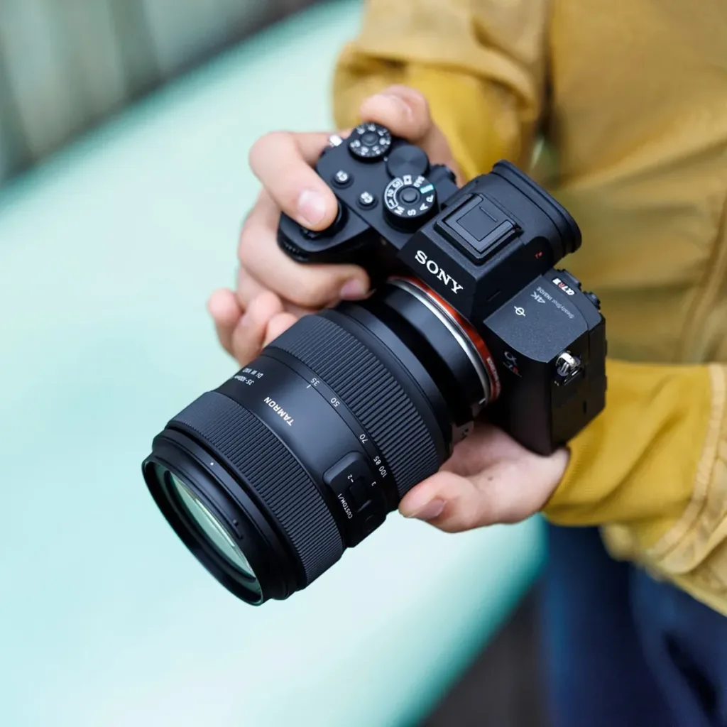 tamron-35-100mm-f2-8-di-iii-vxd-sony-e 1