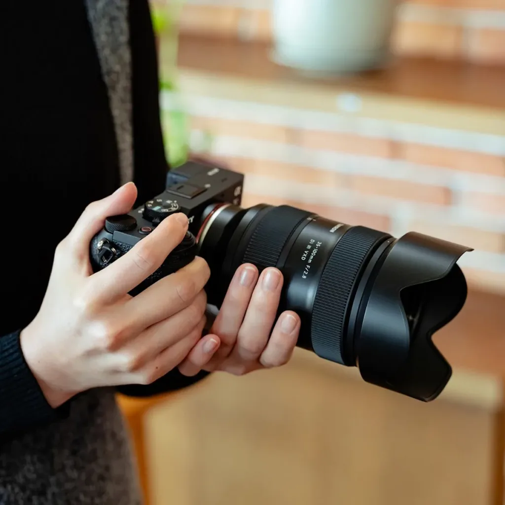 tamron-35-100mm-f2-8-di-iii-vxd-sony-e 3